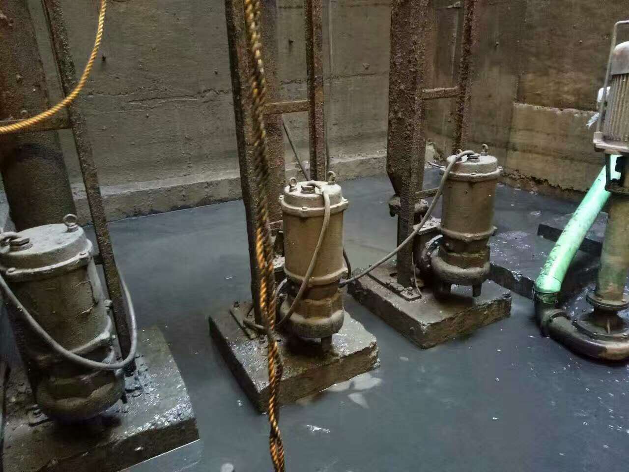 闻喜污水池清理
